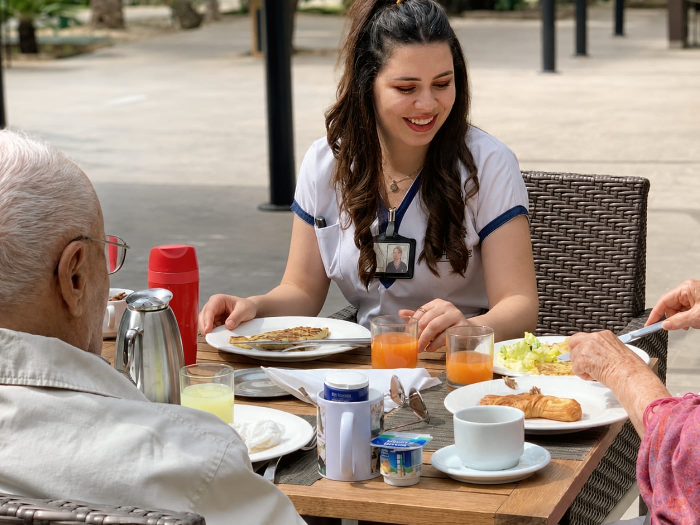 Le petit-déjeuner en terrasse